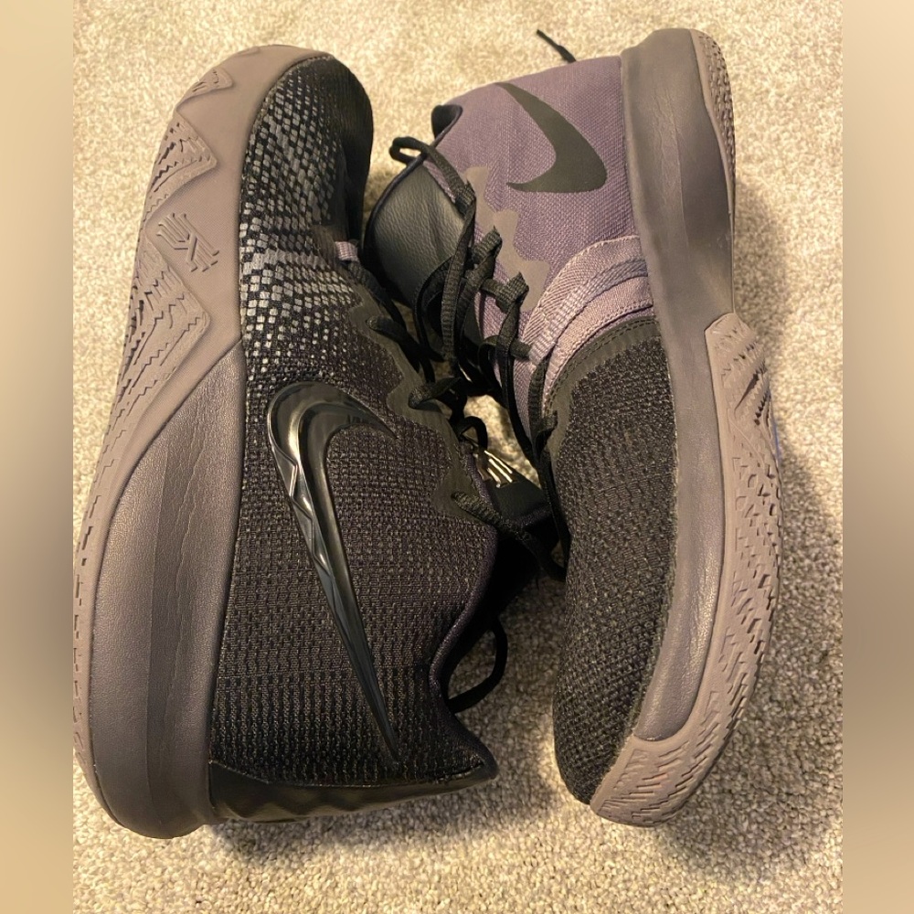 NIKE Kylie Flytrap Basketball Sneakers. Sz 13